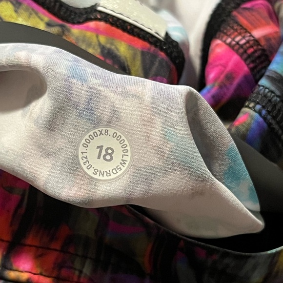 LULULEMON BASE PACE NWT AUTHENTIC HIGH RISE RUNNING NULUX FABRIC TIGHT. - Picture 15 of 17